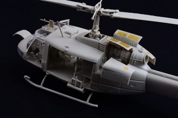 KITTY HAWK MODEL 80154 1/48 Bell UH-1D Iroquios HAF - Image 4