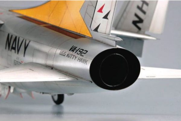 Trumpeter 02231 1/32 USS A-7E Corsair II  HAF - Image 6