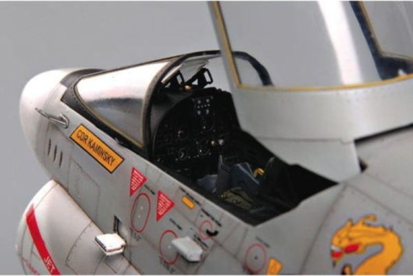 Trumpeter 02231 1/32 USS A-7E Corsair II  HAF - Image 10
