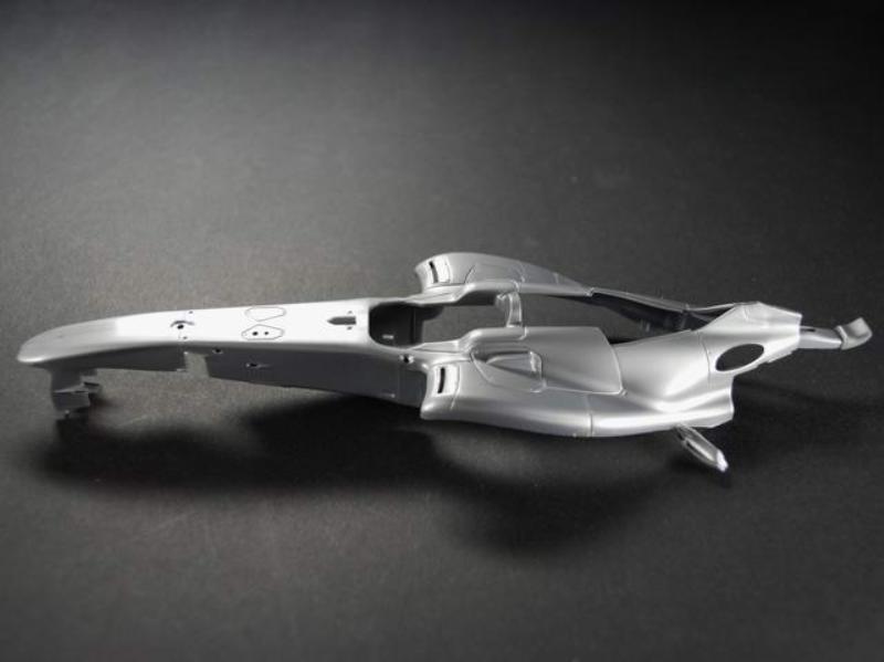 REVELL 07096 1/24 Vodafone McLaren Mercedes MP4-25 L. Hamilton - Image 7