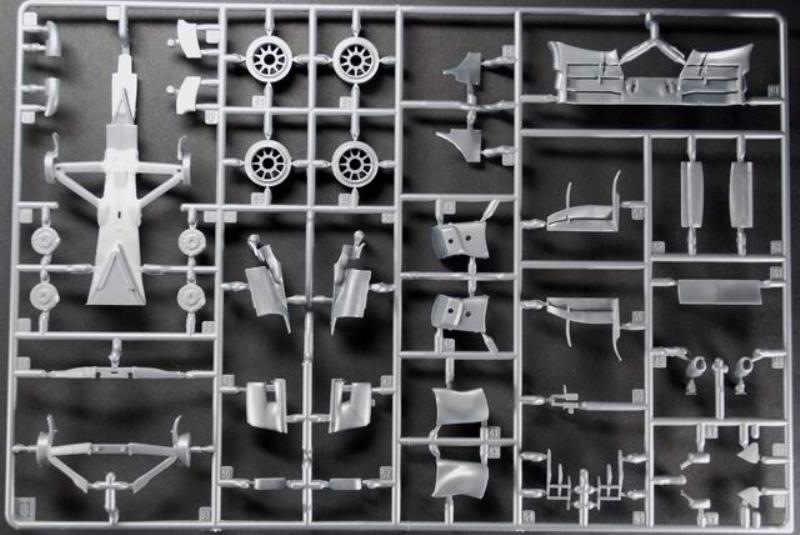 REVELL 07096 1/24 Vodafone McLaren Mercedes MP4-25 L. Hamilton - Image 2